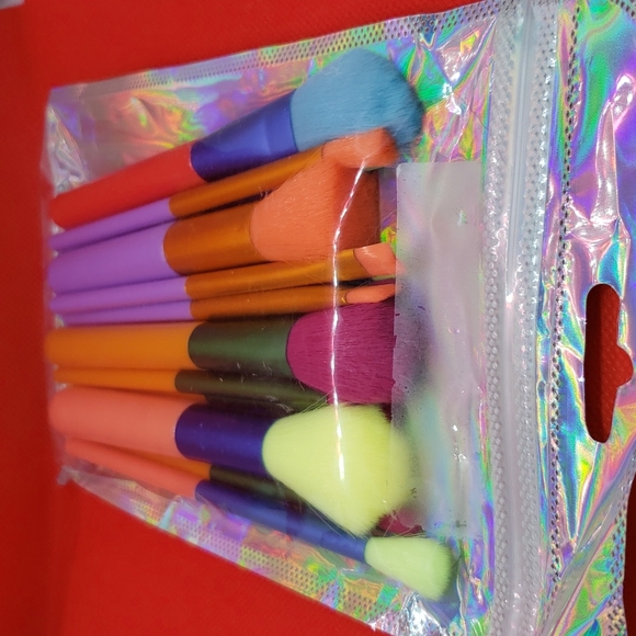 Multicolored Makeup Set 15 Pc - Picture 4 of 5